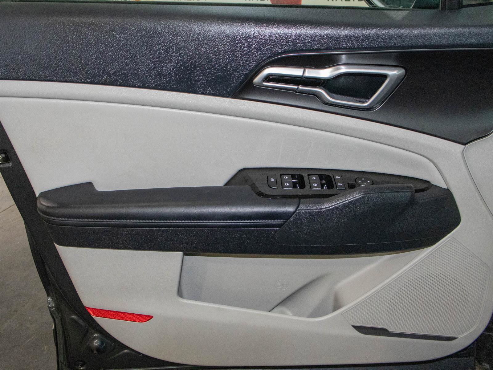 New 2025 Kia Sportage EX image 11