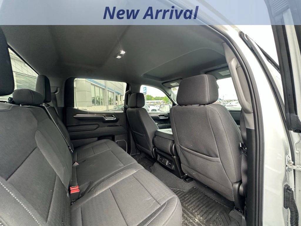 Used 2023 Chevrolet Silverado 1500 LT AWD/4WD image 6