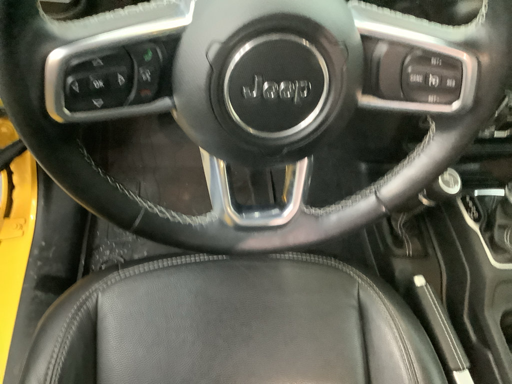 Used 2020 Jeep Wrangler Unlimited Sahara AWD/4WD image 16
