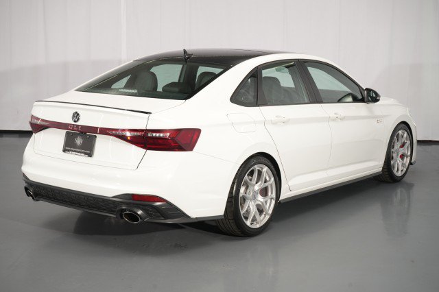 Used 2025 Volkswagen Jetta GLI Autobahn FWD image 10