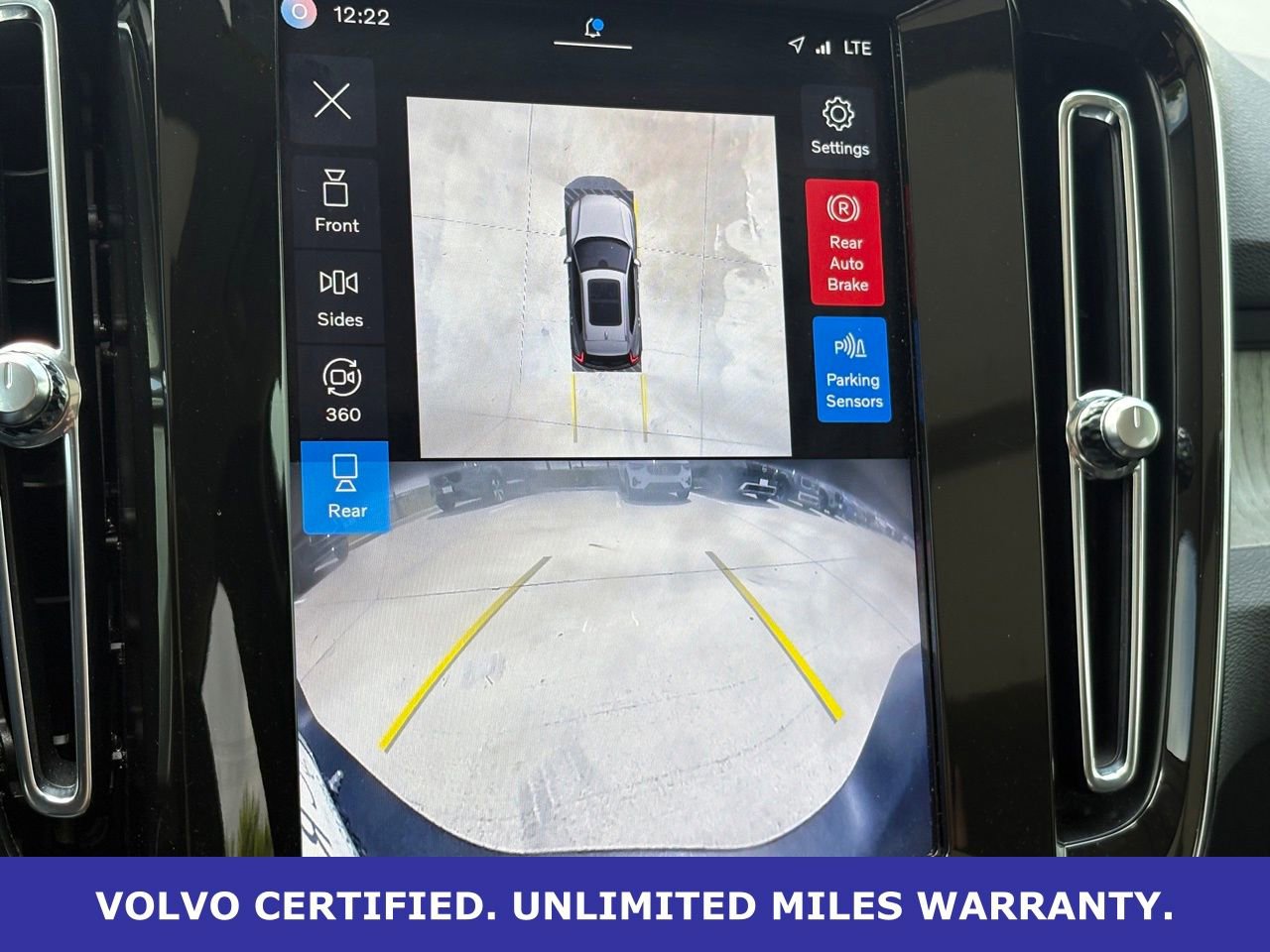 Certified 2024 Volvo XC40 B5 Plus image 23