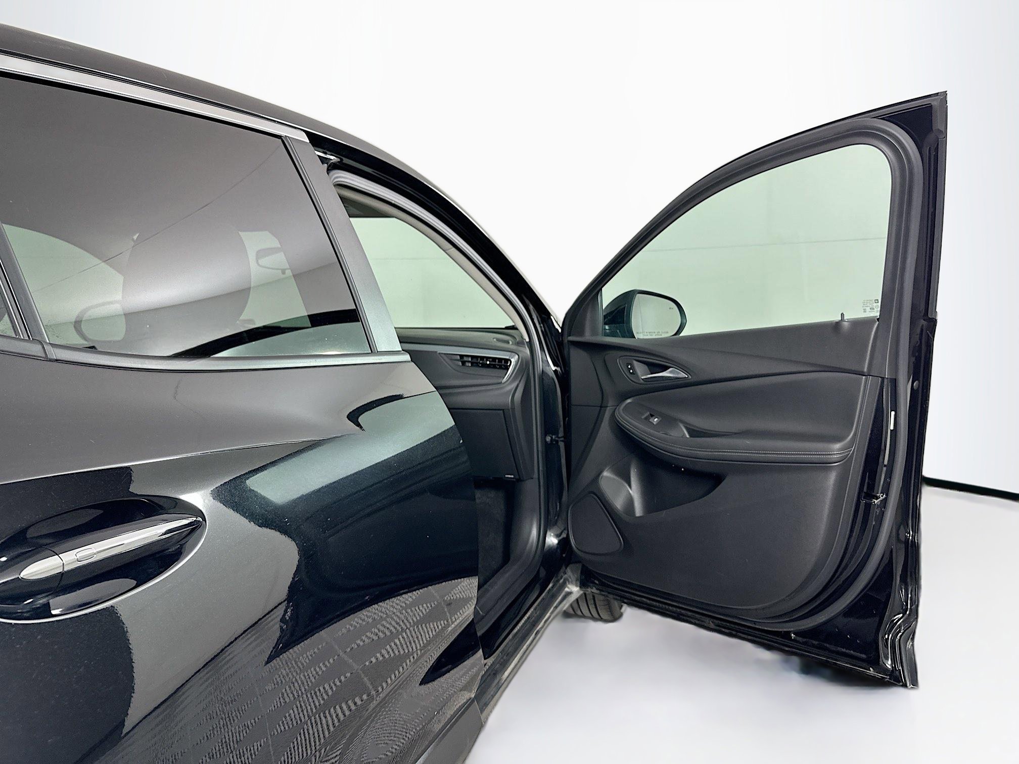 Used 2025 Buick Encore GX Preferred image 32