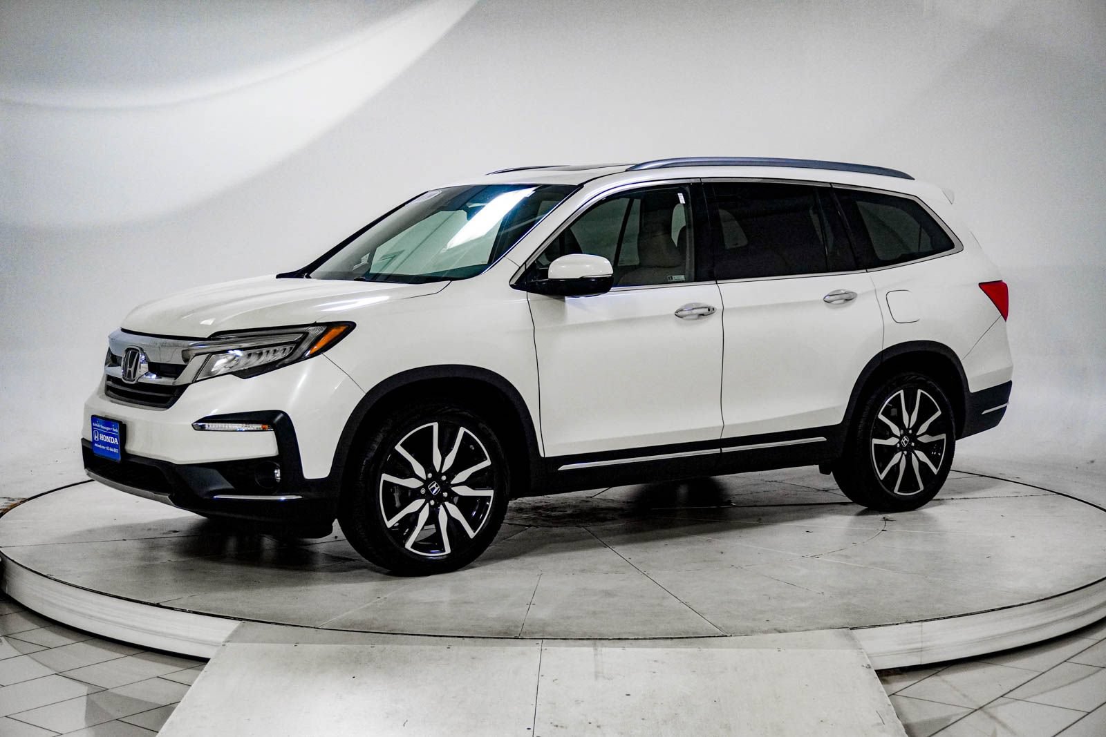 Used 2019 Honda Pilot Touring image 4