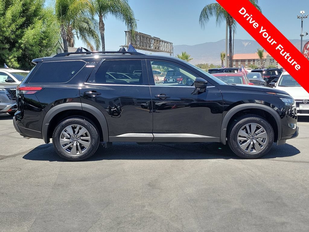 Certified 2025 Nissan Pathfinder SV FWD image 35