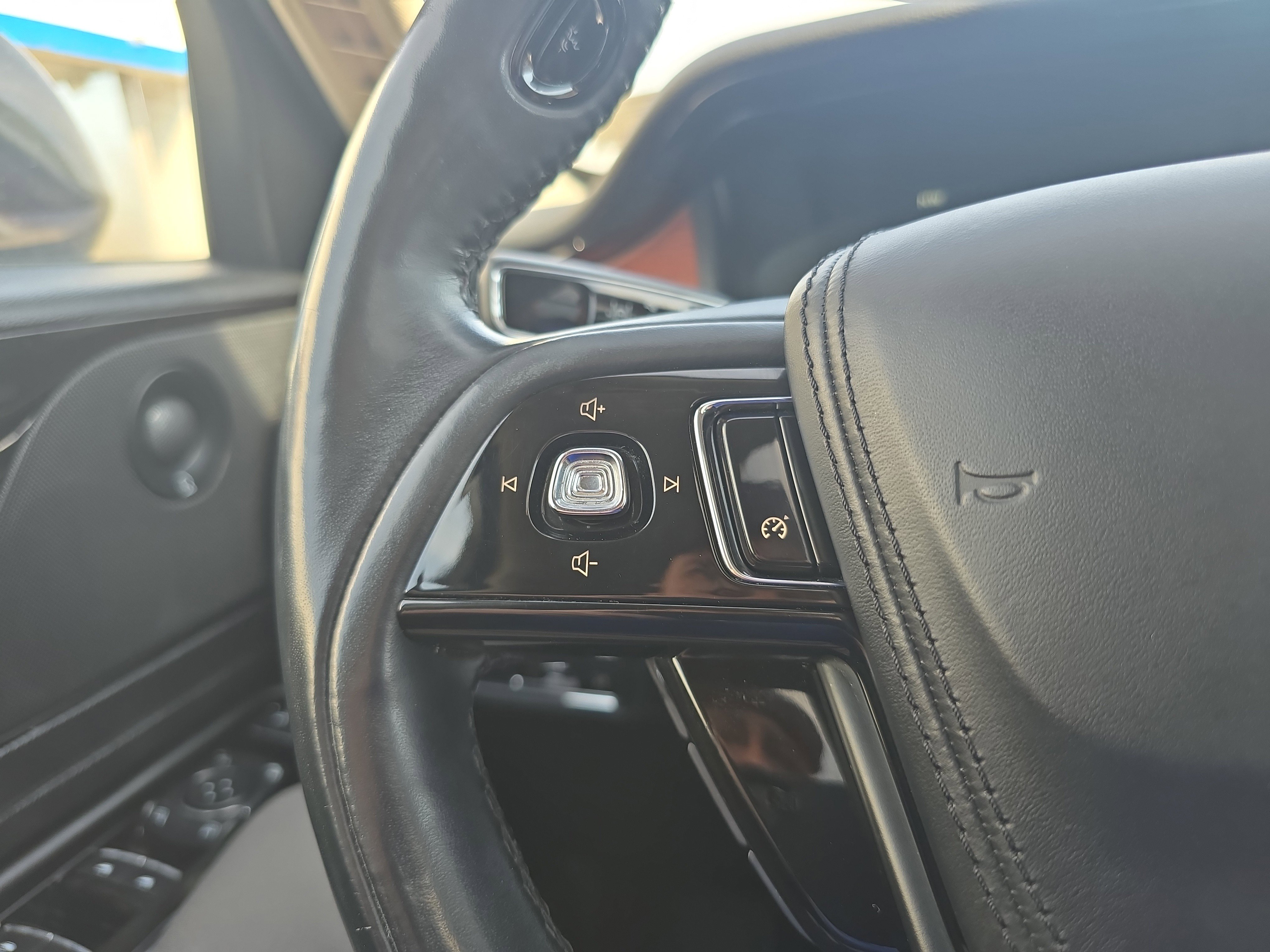 Used 2021 Lincoln Aviator Reserve w/ Elements Package Plus image 22