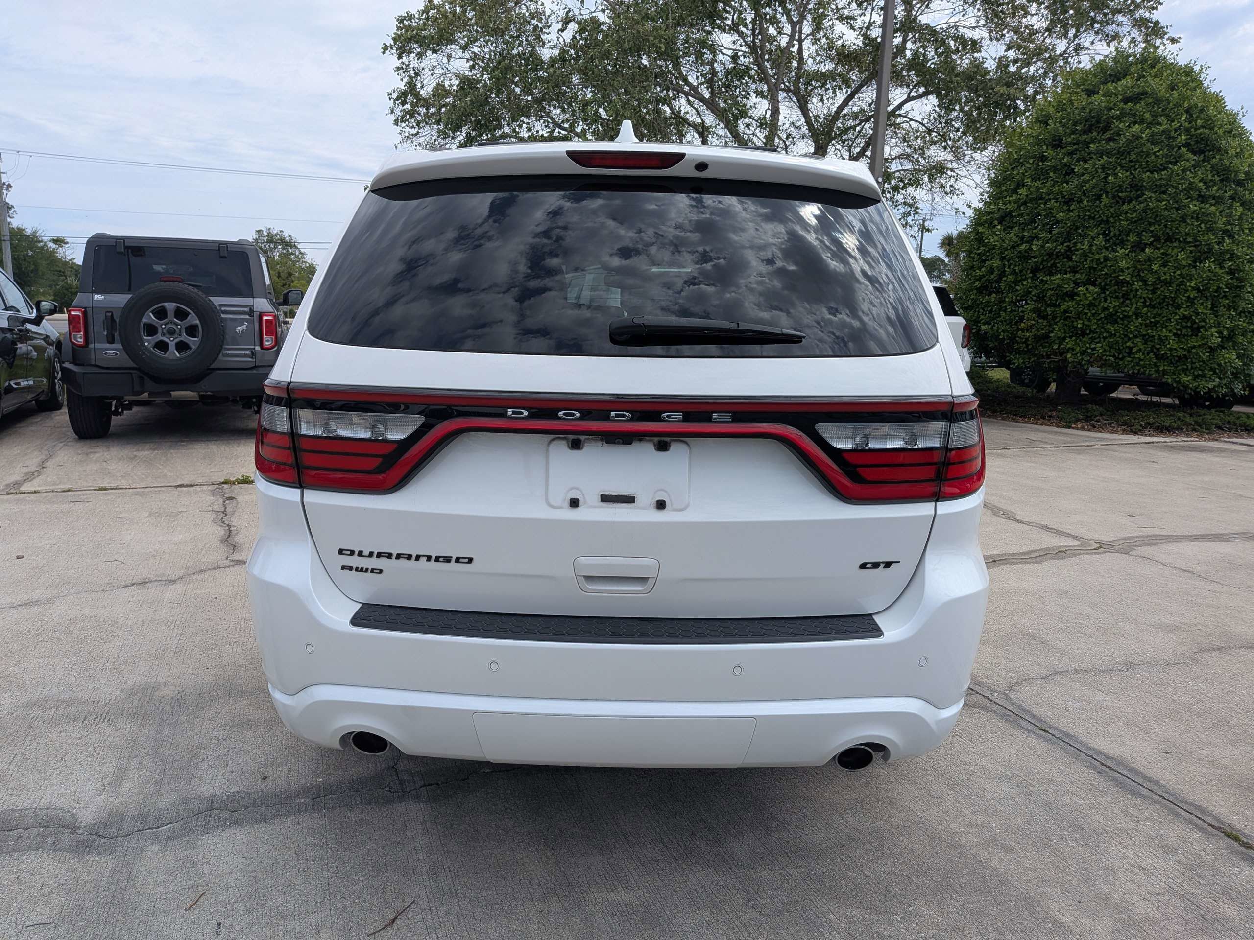 Used 2017 Dodge Durango GT w/ Premium Group AWD/4WD image 4