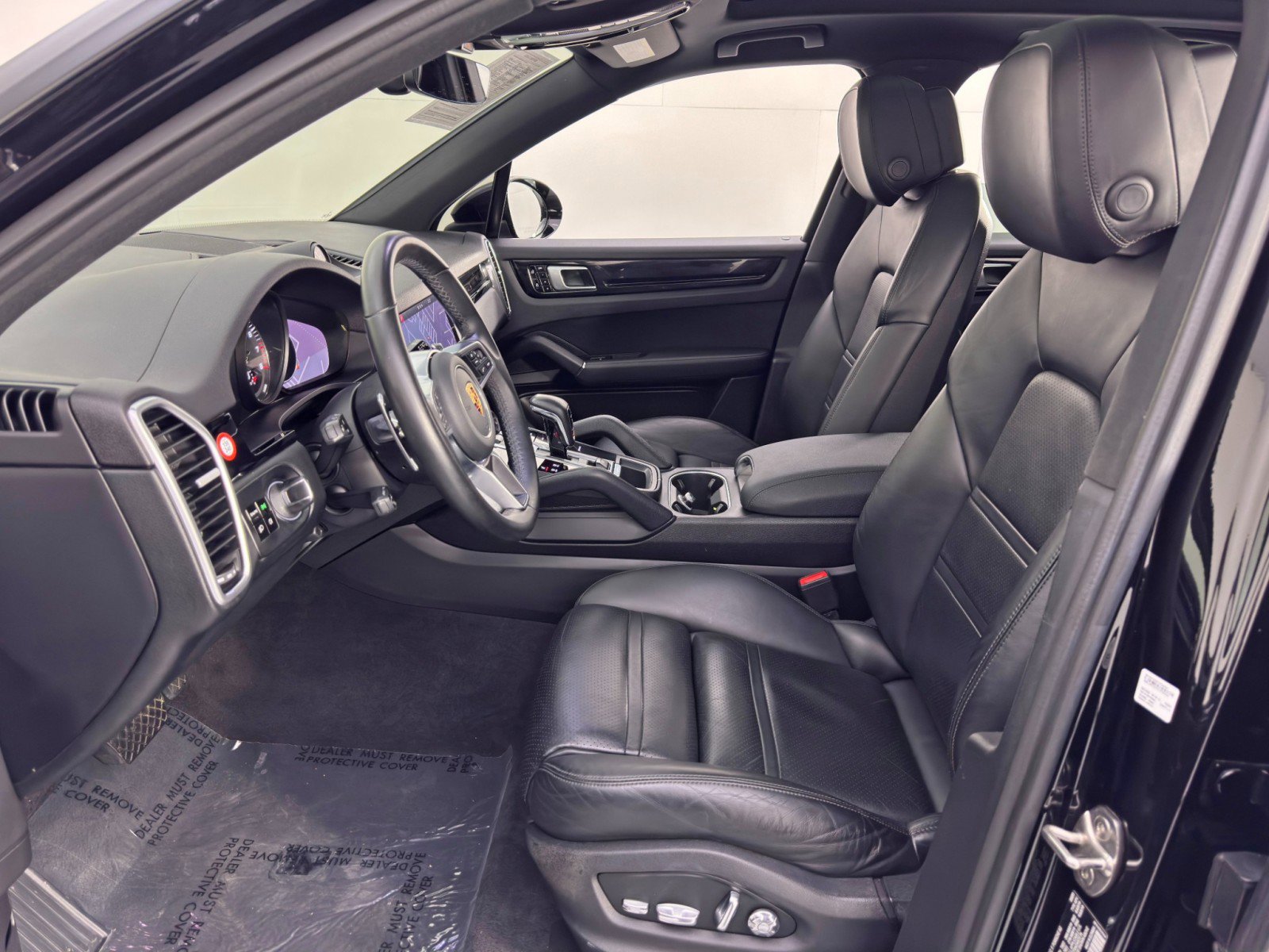 Used 2020 Porsche Cayenne E-Hybrid w/ Premium Package image 17