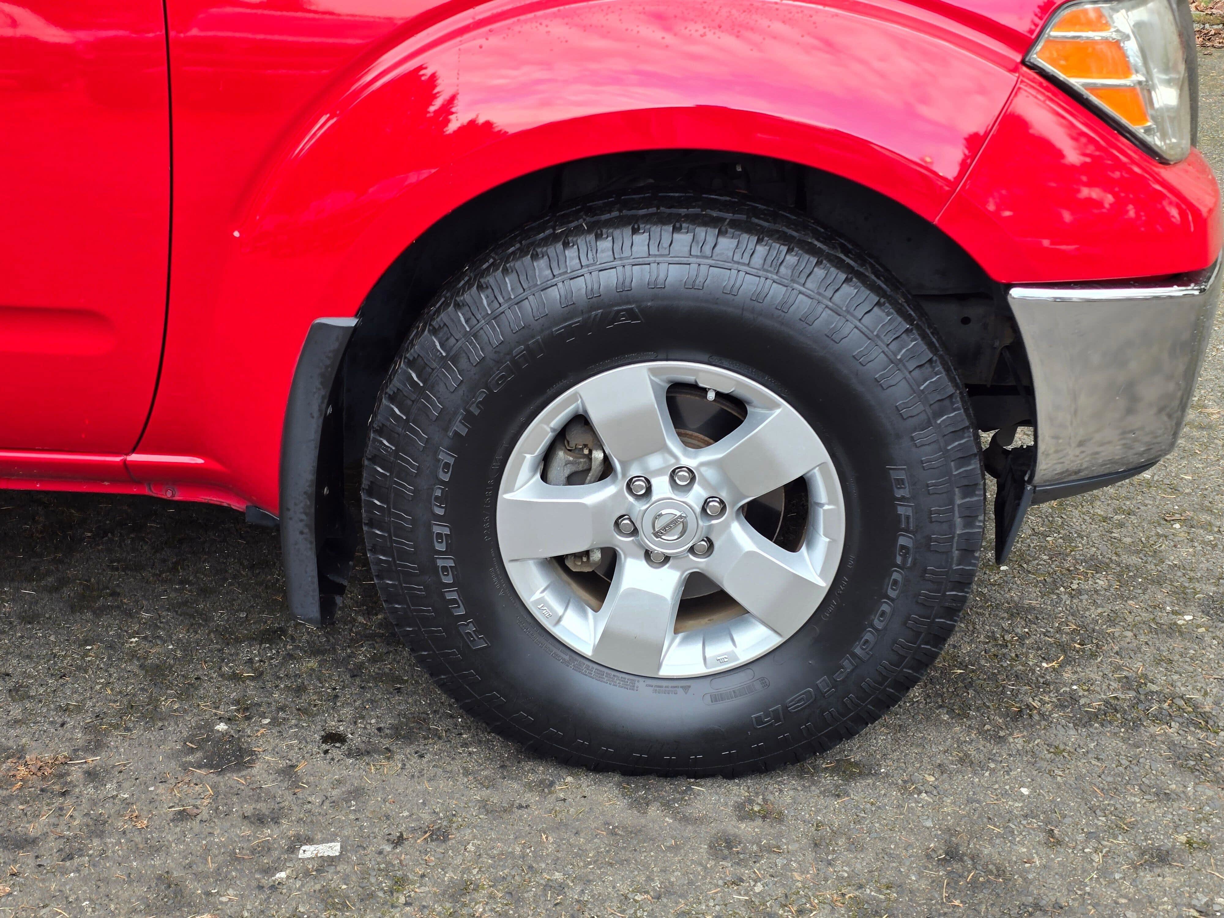 Used 2011 Nissan Frontier SV image 9