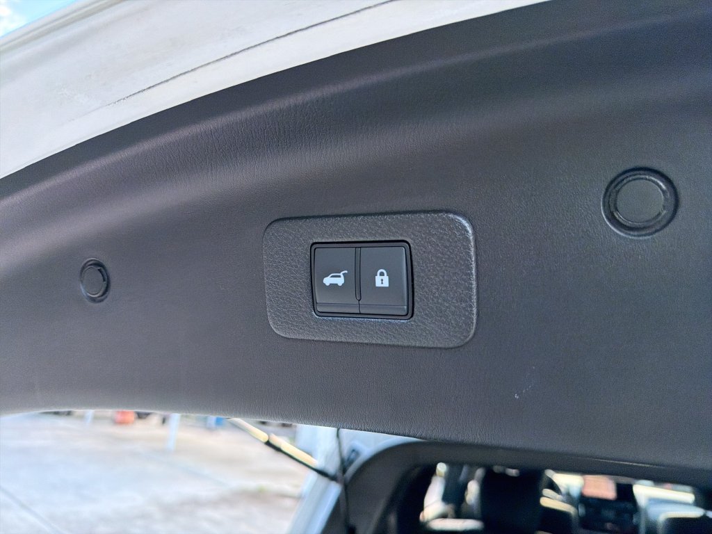 Used 2024 Nissan Armada SL w/ Midnight Edition Package RWD image 37