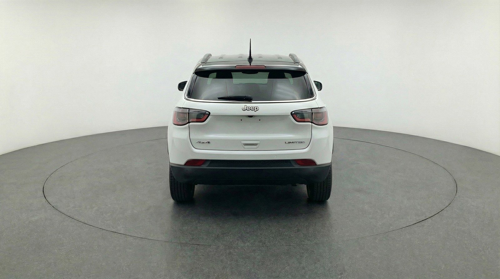 Used 2025 Jeep Compass Limited image 7