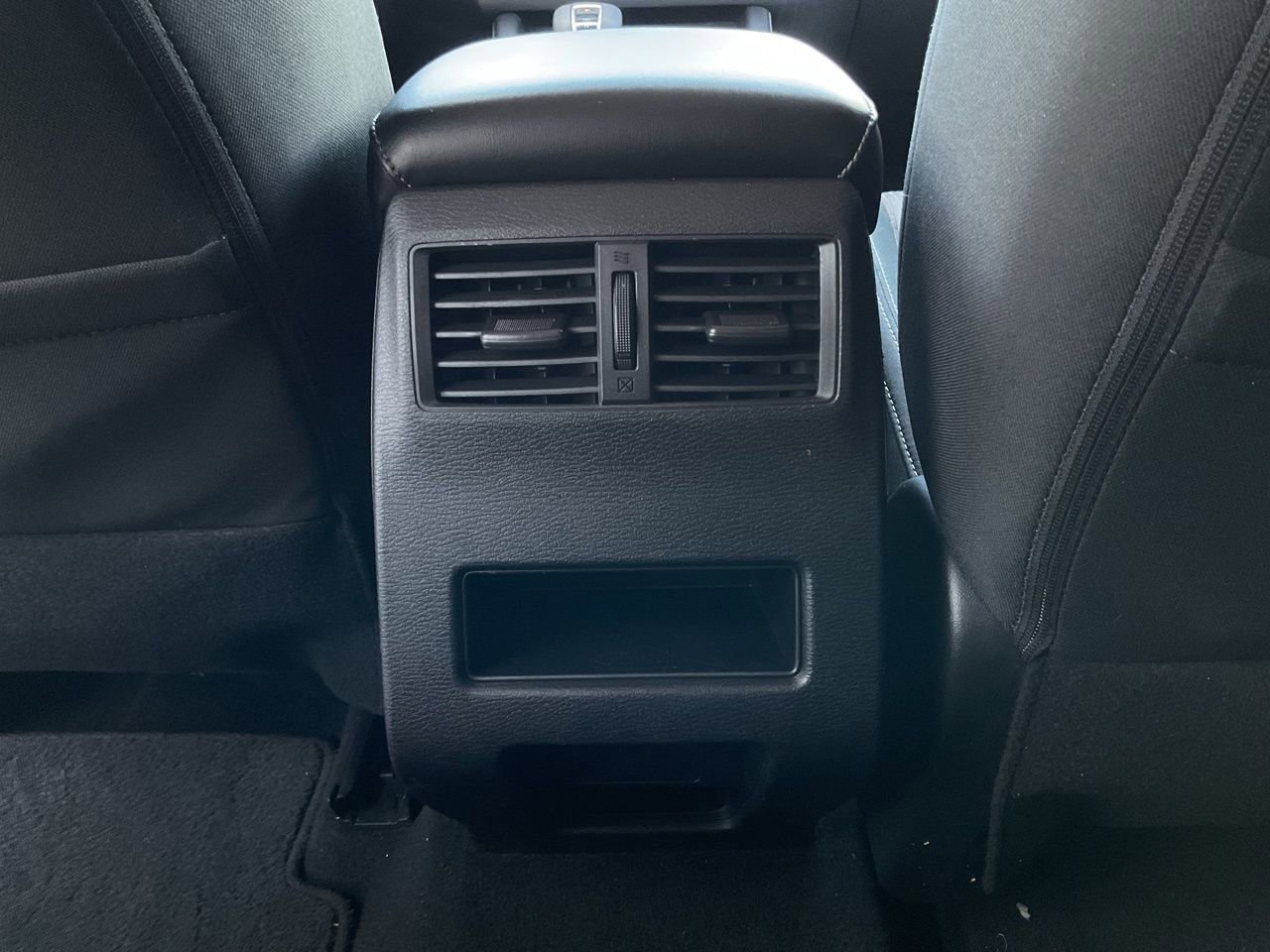 Used 2022 Mitsubishi Outlander ES image 19