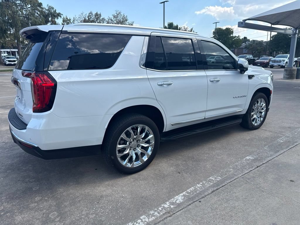Used 2023 GMC Yukon SLT w/ SLT Luxury Package AWD/4WD image 17