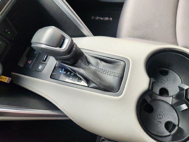 Certified 2022 Toyota Venza LE AWD/4WD image 19