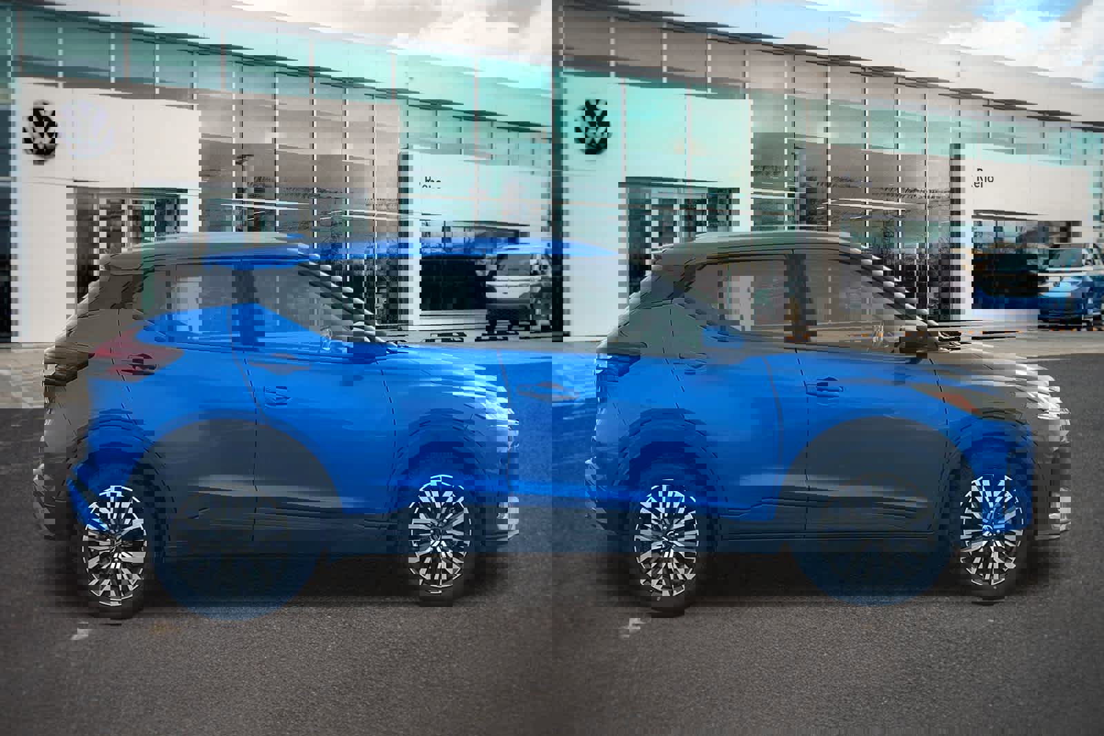 Used 2021 Nissan Kicks SV image 4