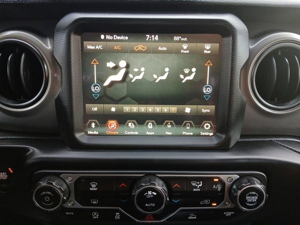 Used 2023 Jeep Gladiator Sport AWD/4WD image 4