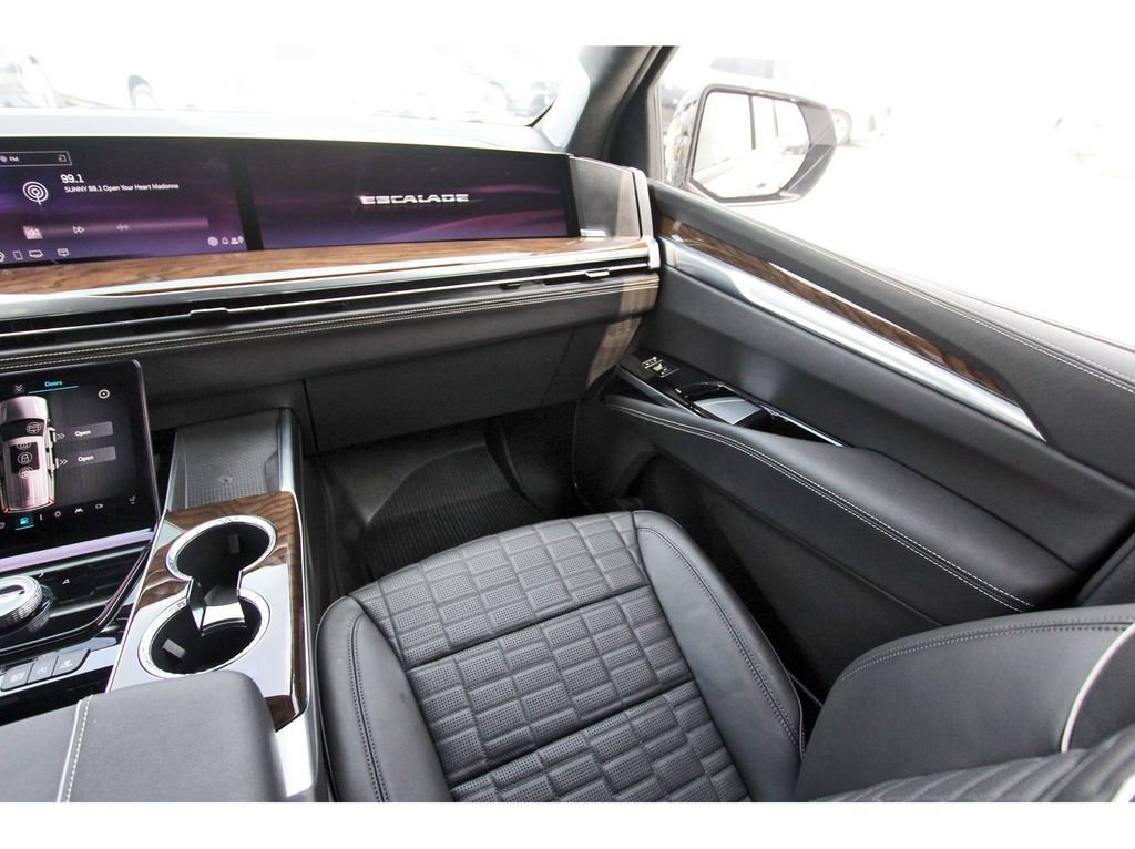 Certified 2025 Cadillac Escalade Sport Platinum w/ LPO, Floor Liner Package image 10