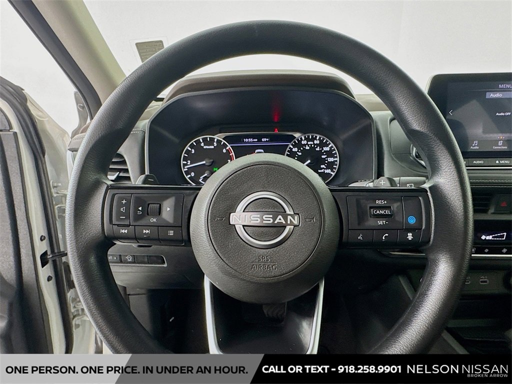 Used 2023 Nissan Rogue SV image 11