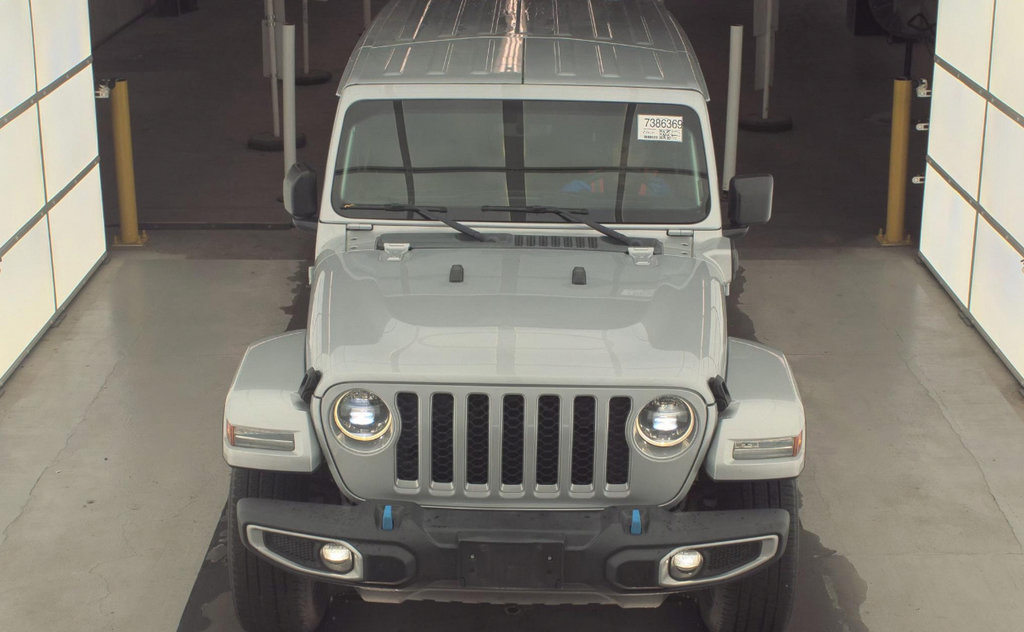 Used 2023 Jeep Wrangler Unlimited Sahara AWD/4WD image 2