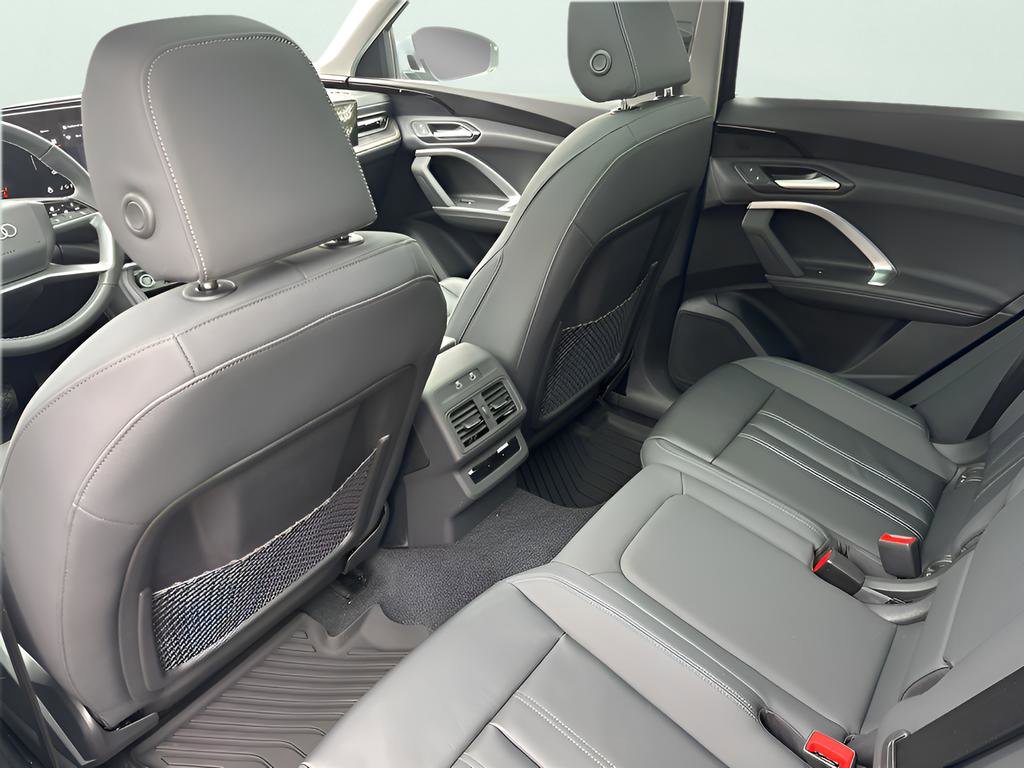 New 2025 Audi Q5 Premium image 17