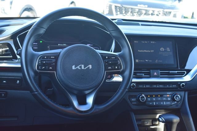 Used 2022 Kia Niro EX image 17