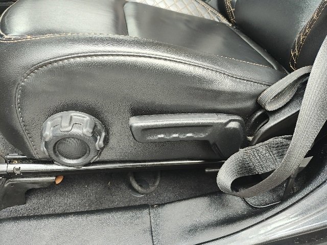 Used 2020 Jeep Wrangler Unlimited Sahara image 24