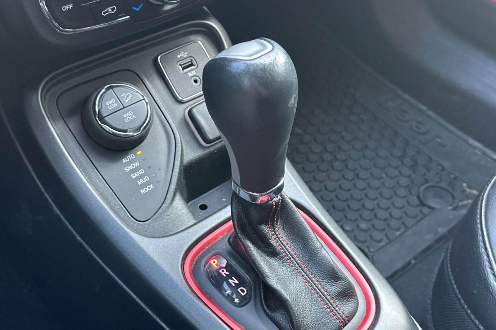 Used 2018 Jeep Compass Trailhawk image 34