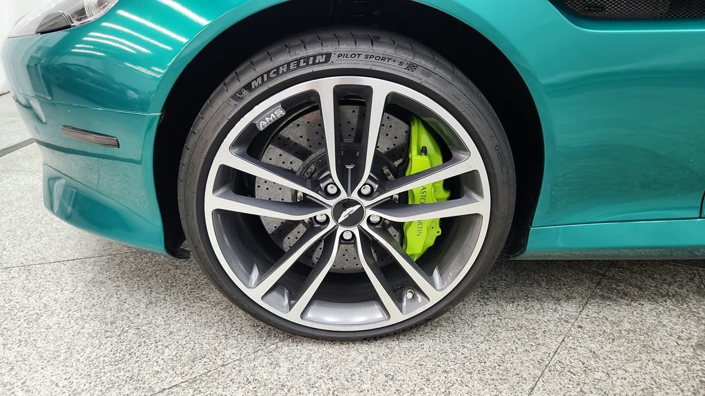 Used 2015 Aston Martin DB9 Coupe RWD image 37