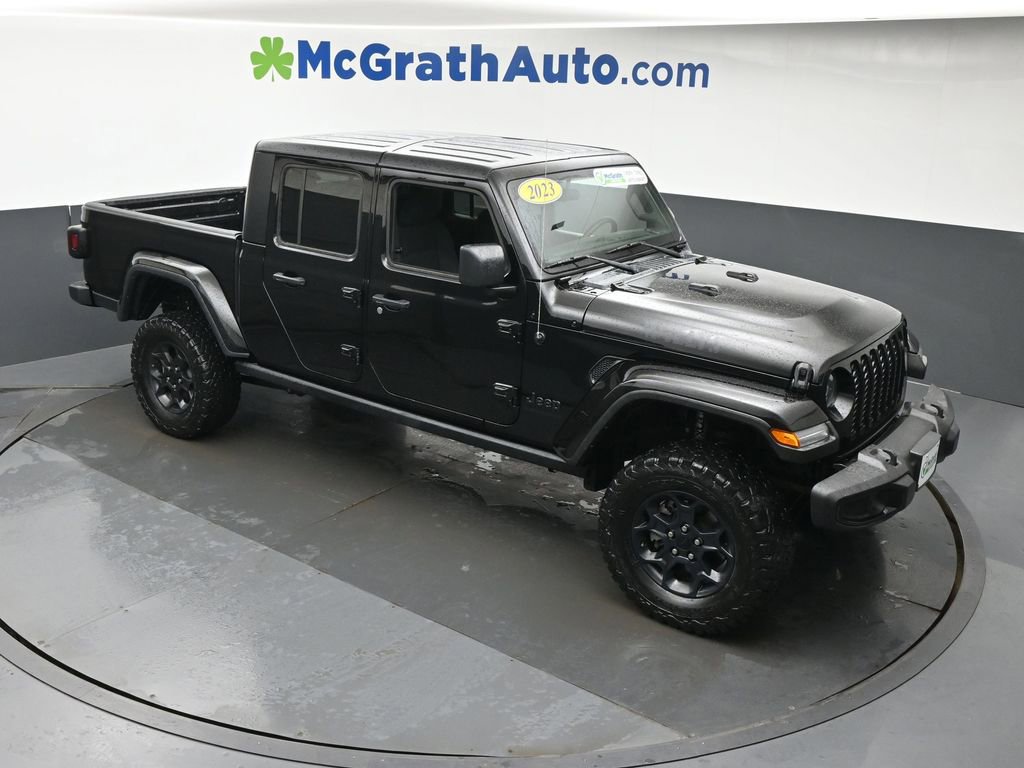 Used 2023 Jeep Gladiator Willys image 3