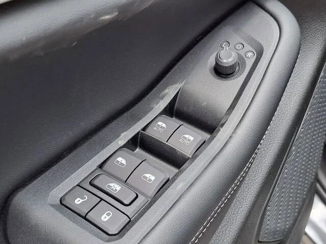 Used 2023 Jeep Grand Cherokee Limited RWD image 7
