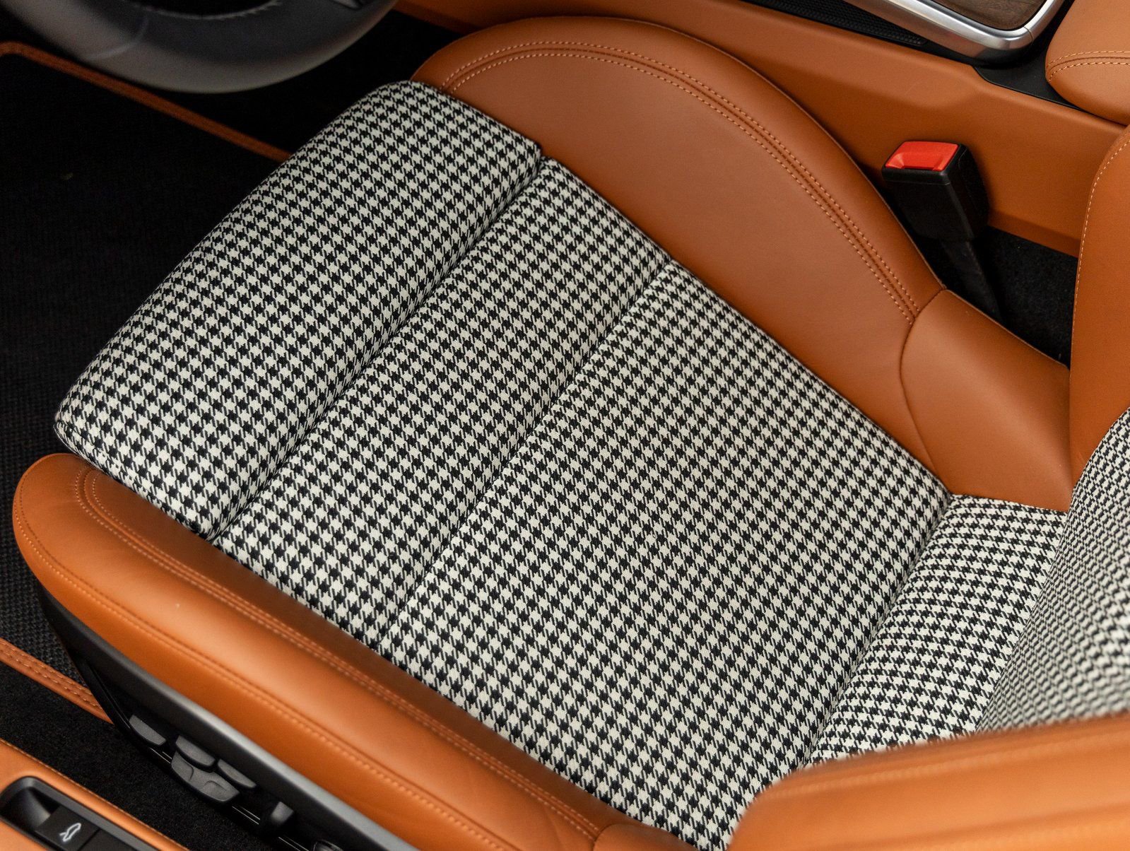 Certified 2023 Porsche 911 Sport Classic image 29