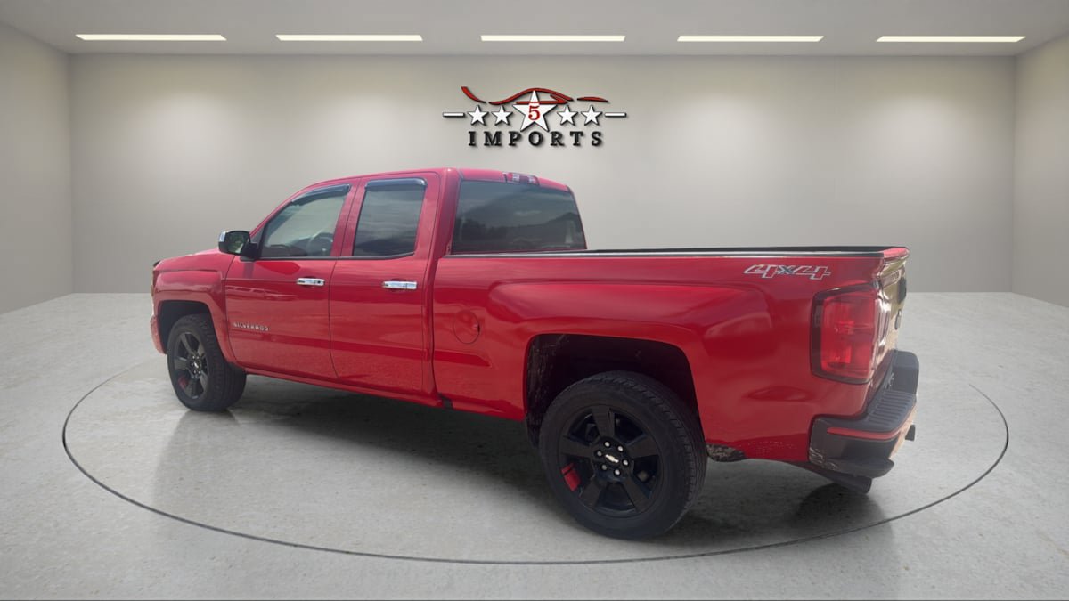 Used 2017 Chevrolet Silverado 1500 Custom w/ Custom Convenience Package AWD/4WD image 3