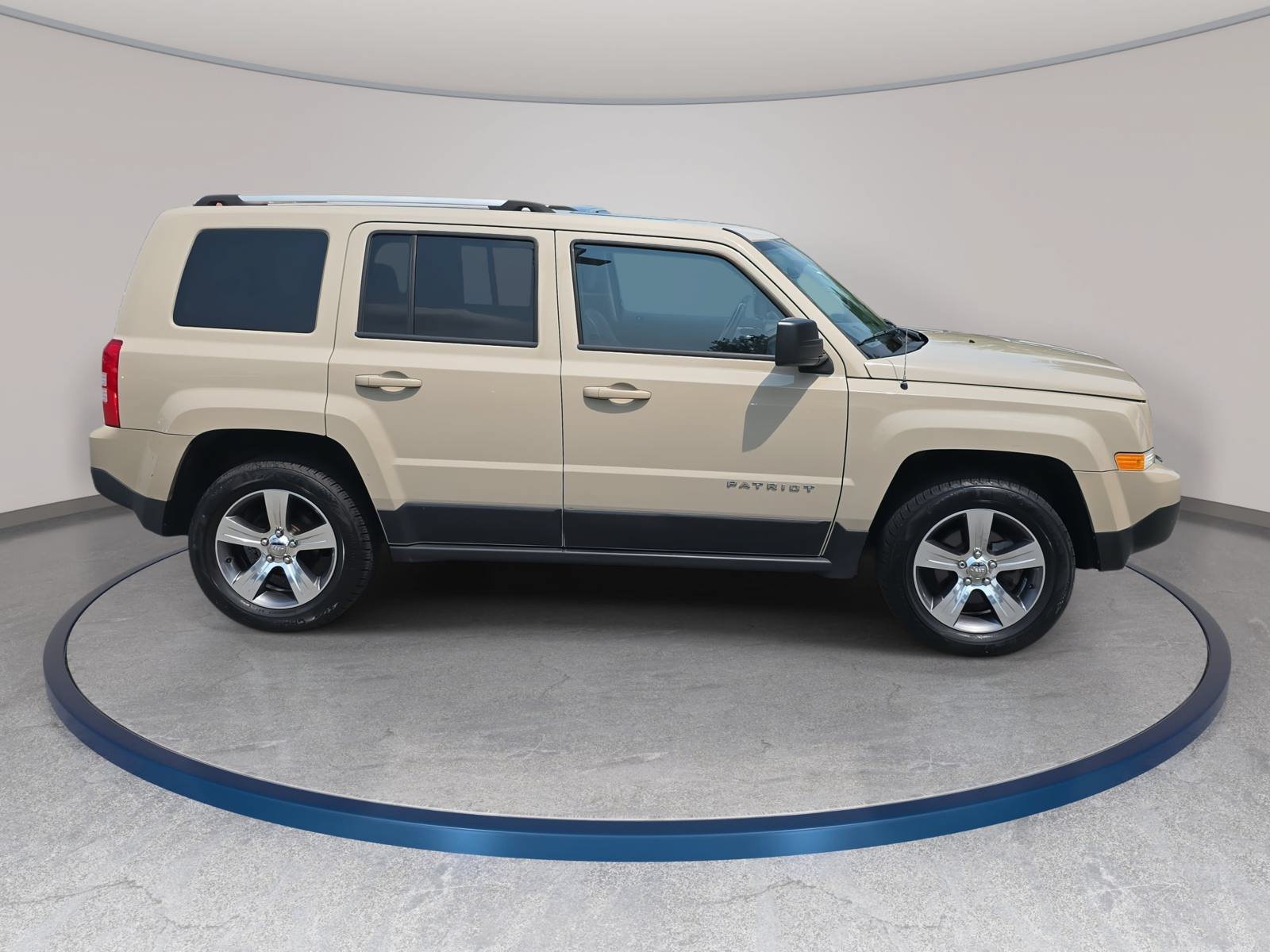Used 2017 Jeep Patriot High Altitude AWD/4WD image 4