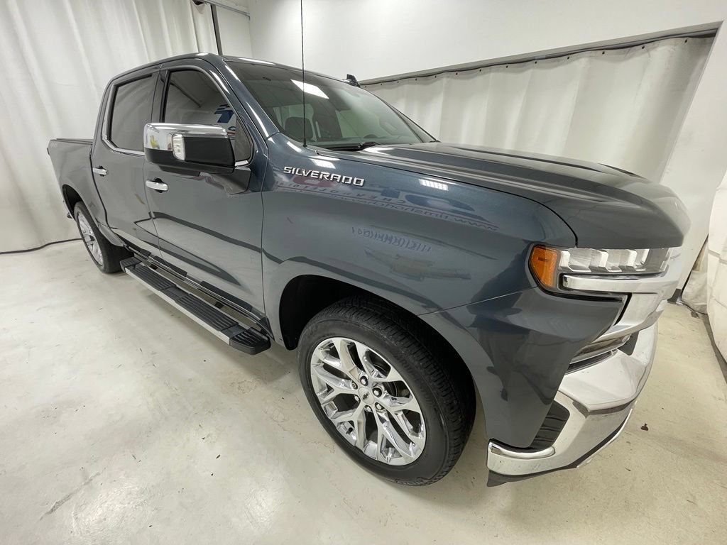 Used 2020 Chevrolet Silverado 1500 LTZ w/ LTZ Premium Package AWD/4WD image 3