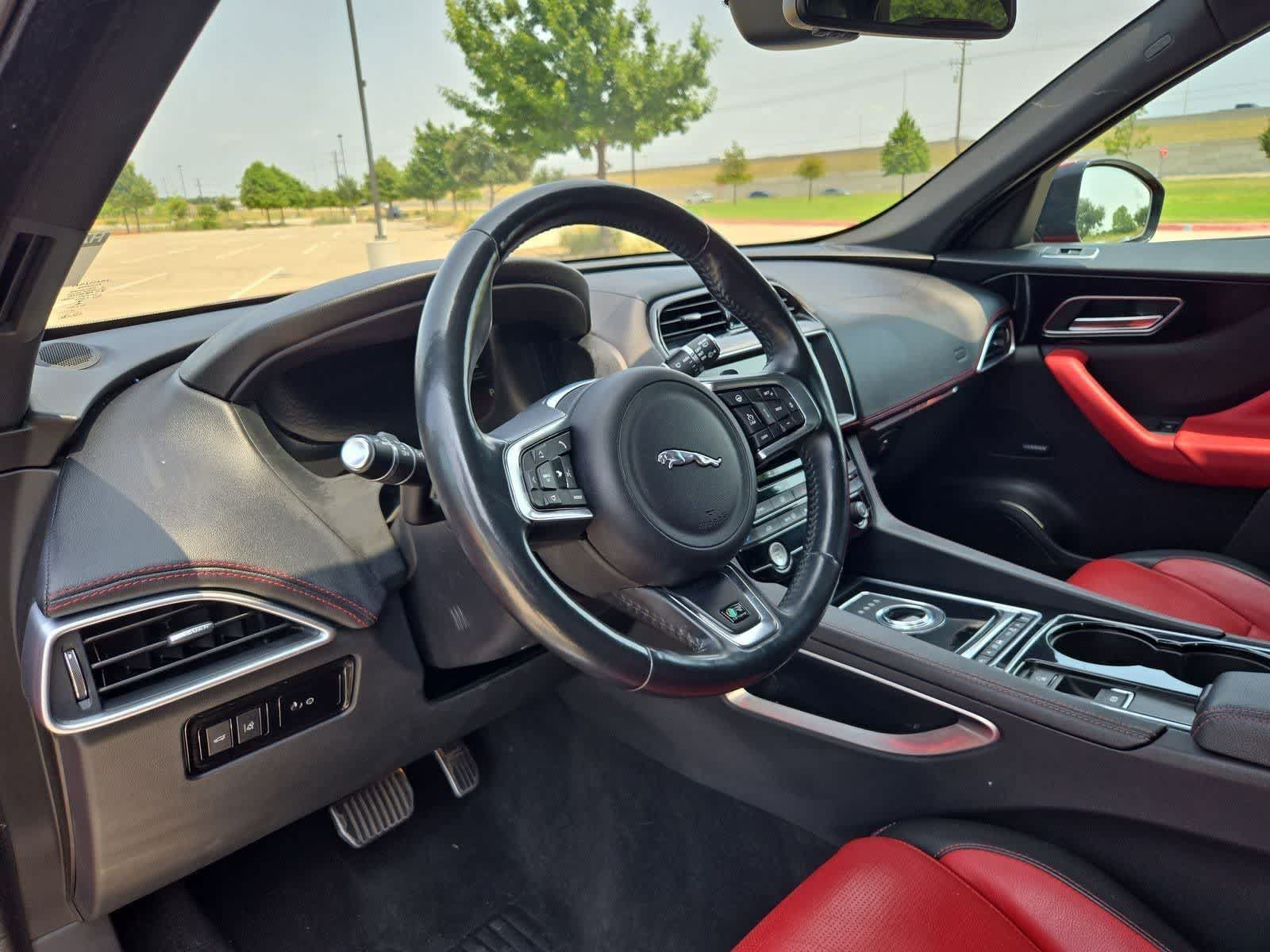 Used 2017 Jaguar F-PACE R-Sport AWD/4WD image 2