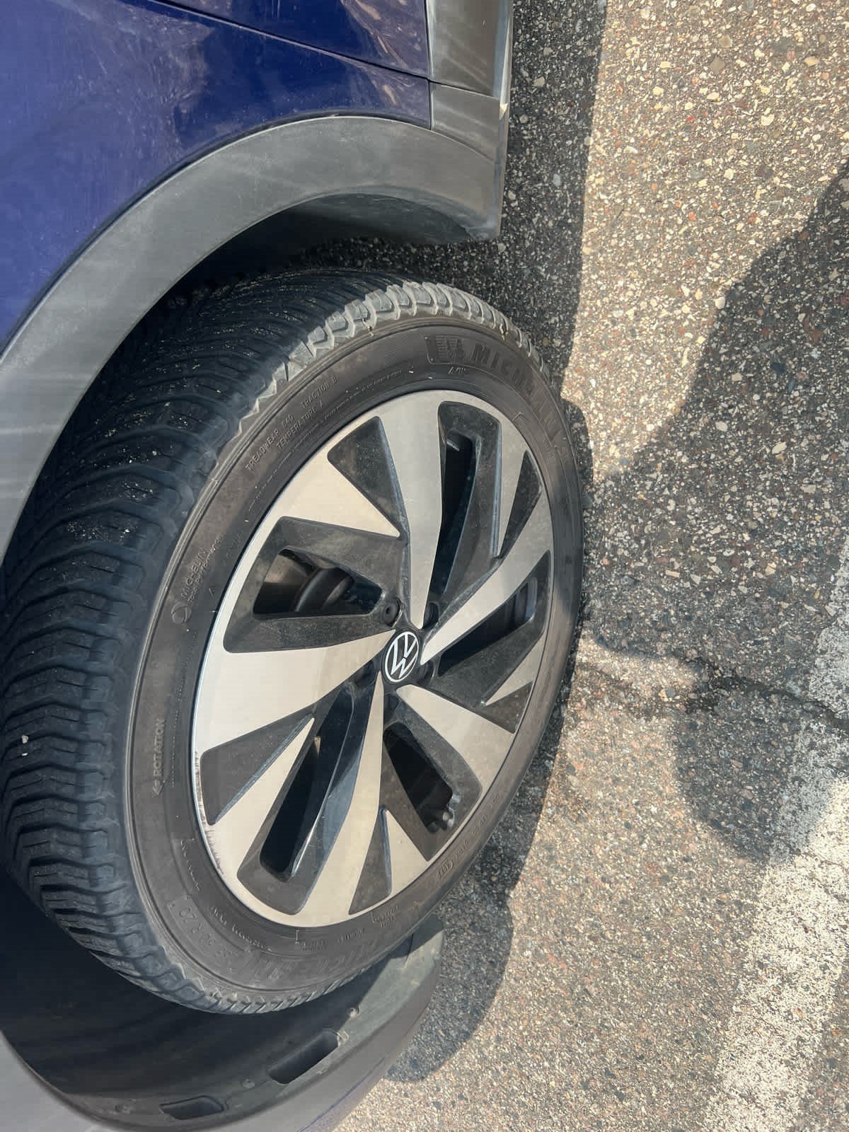 Used 2022 Volkswagen ID.4 Pro S w/ Gradient Package AWD/4WD image 8