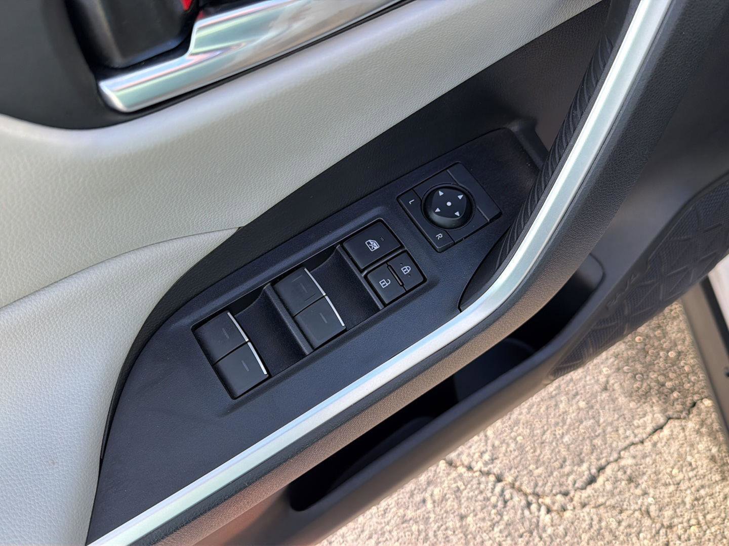 Certified 2023 Toyota RAV4 XLE w/ Convenience Package AWD/4WD image 33