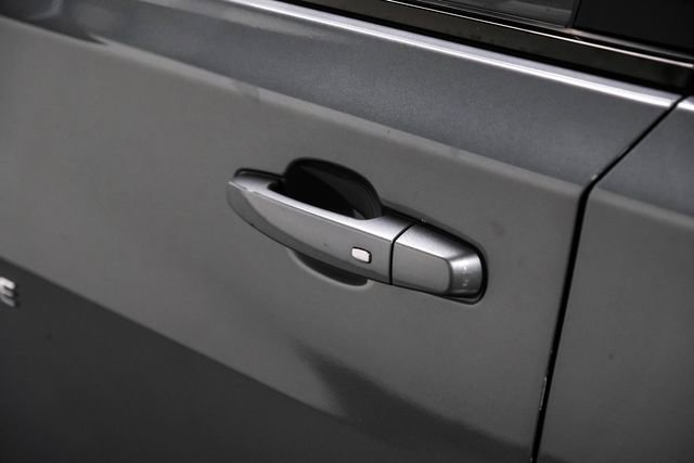 Used 2019 Chevrolet Traverse RS image 38