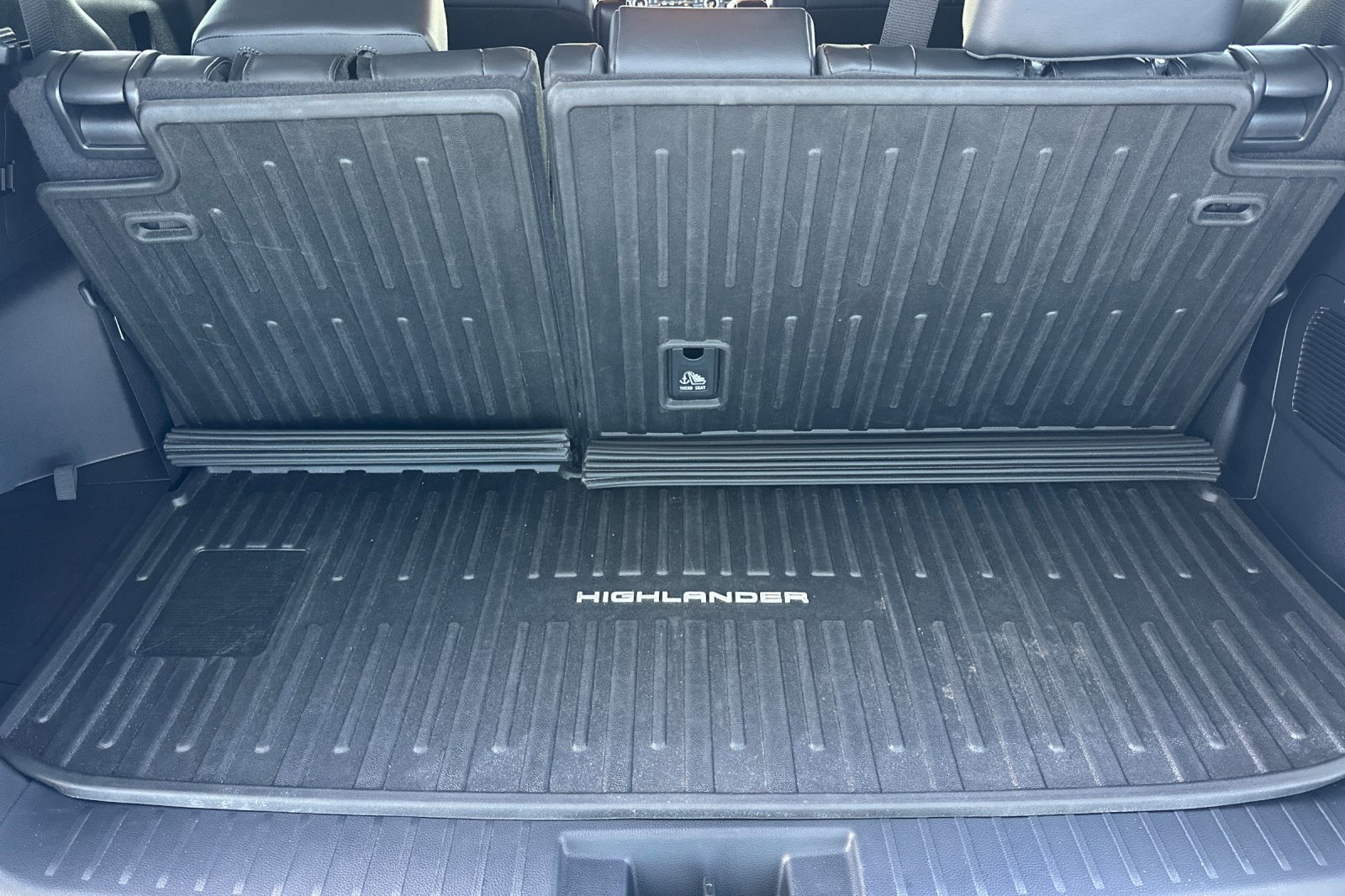 Used 2023 Toyota Highlander XLE image 16