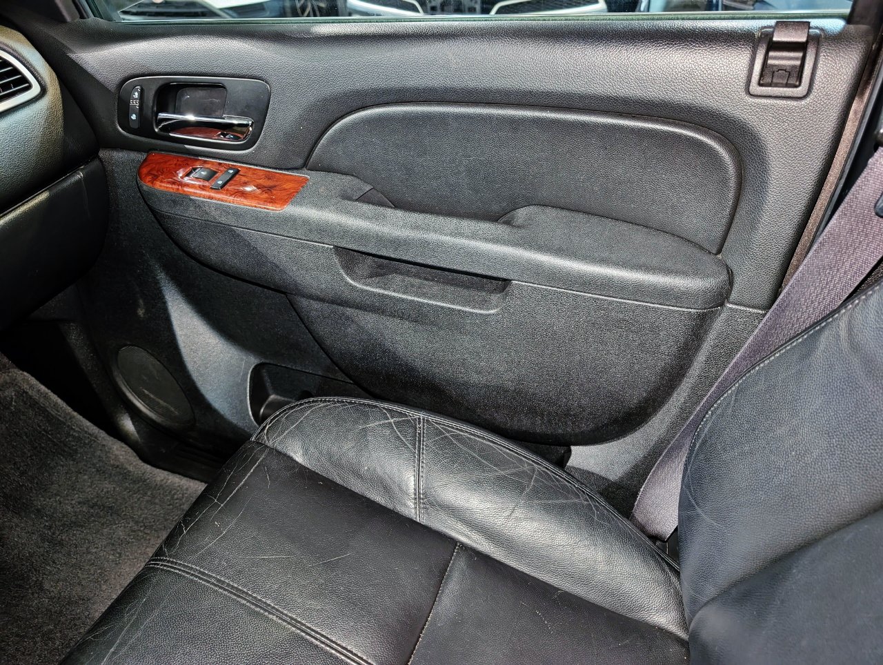 Used 2014 Chevrolet Suburban LT AWD/4WD image 39