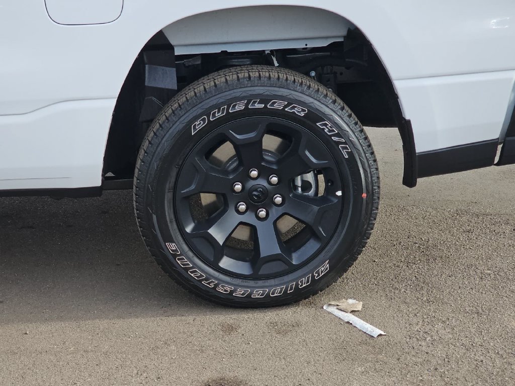 New 2026 RAM 1500 Express AWD/4WD image 36