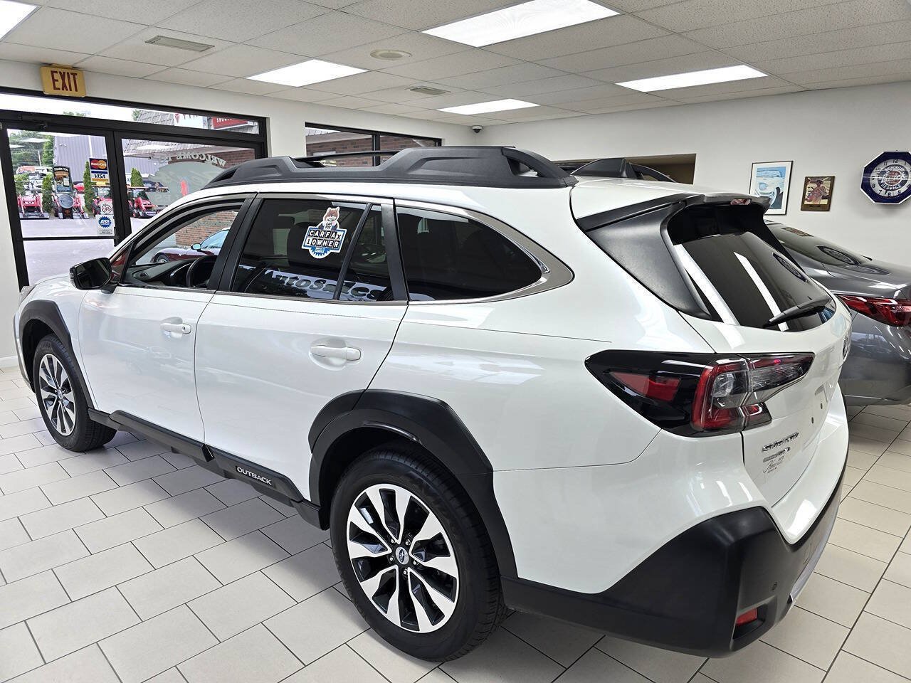 Used 2023 Subaru Outback Limited AWD/4WD image 12