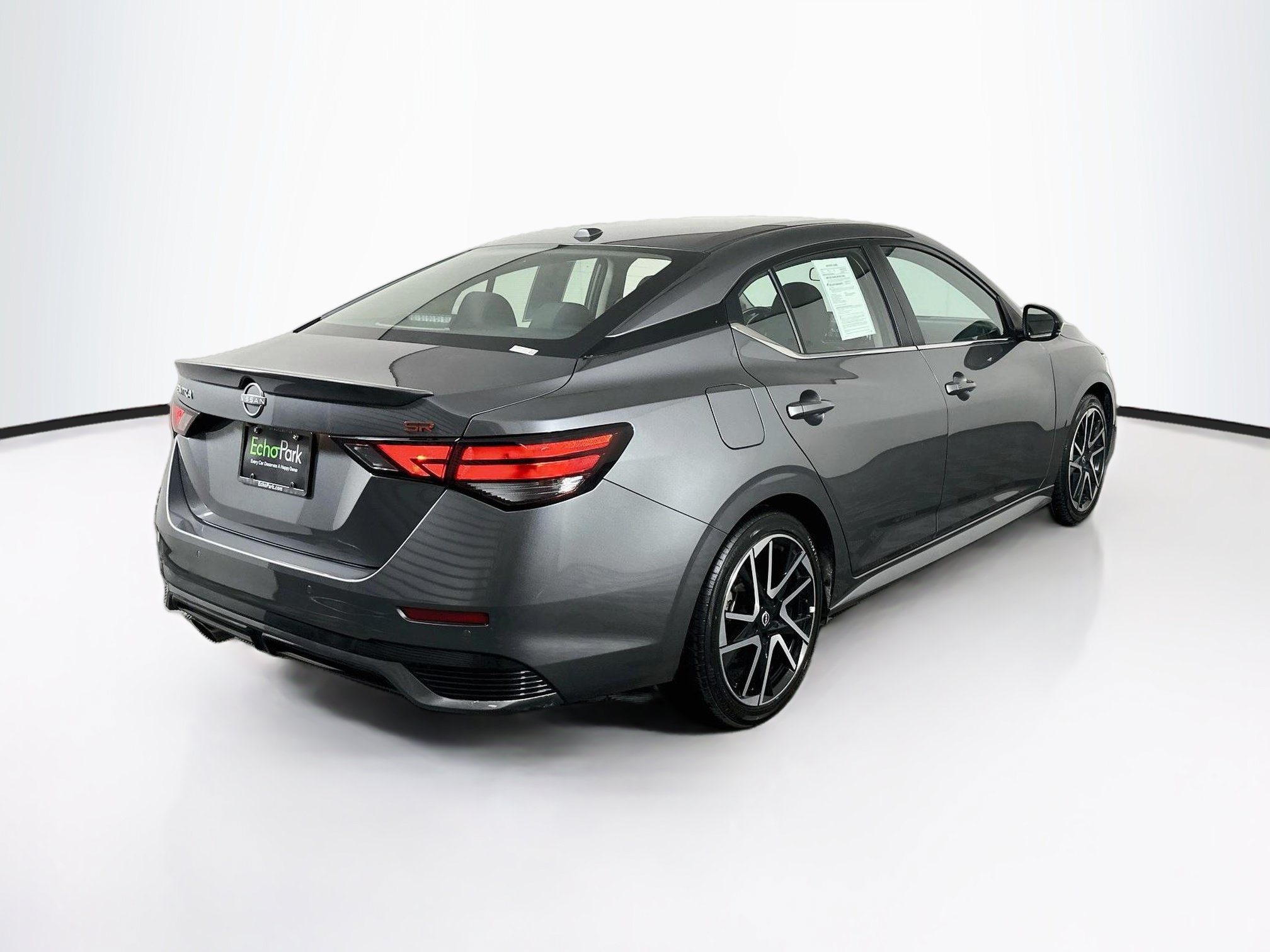 Used 2025 Nissan Sentra SR FWD image 9
