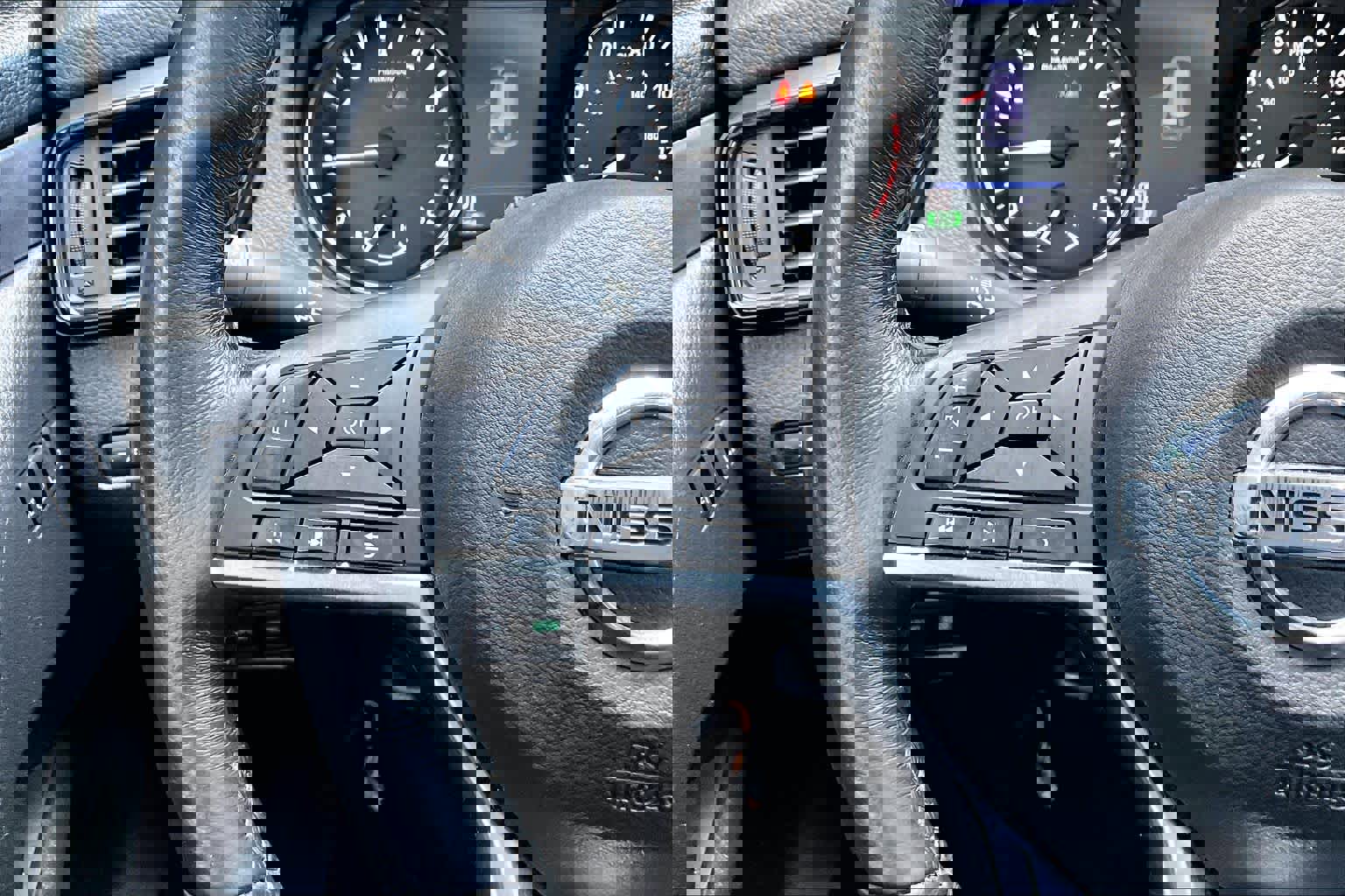 Used 2019 Nissan Rogue SV w/ Sun & Sound Touring Package image 22