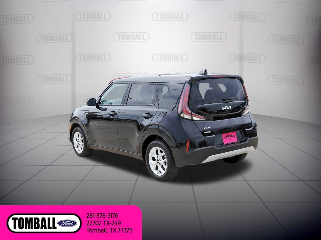 Used 2025 Kia Soul LX w/ LX Technology Package FWD image 6