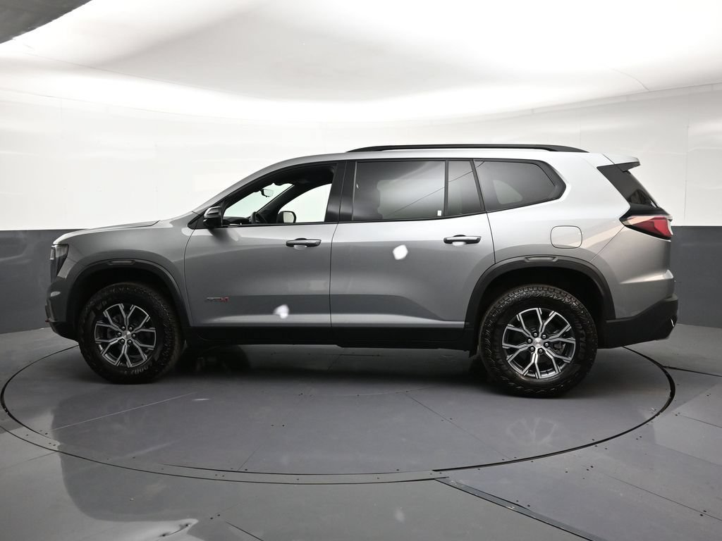 Used 2026 GMC Acadia AT4 w/ Luxury Package AWD/4WD image 2