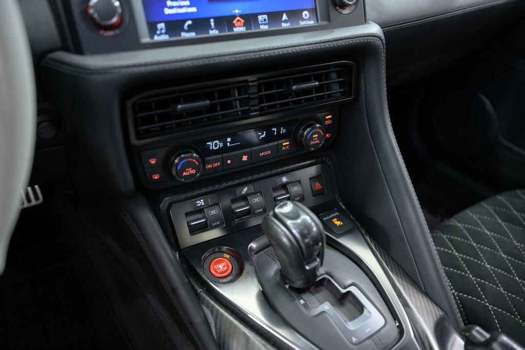 Used 2018 Nissan GT-R Premium image 48