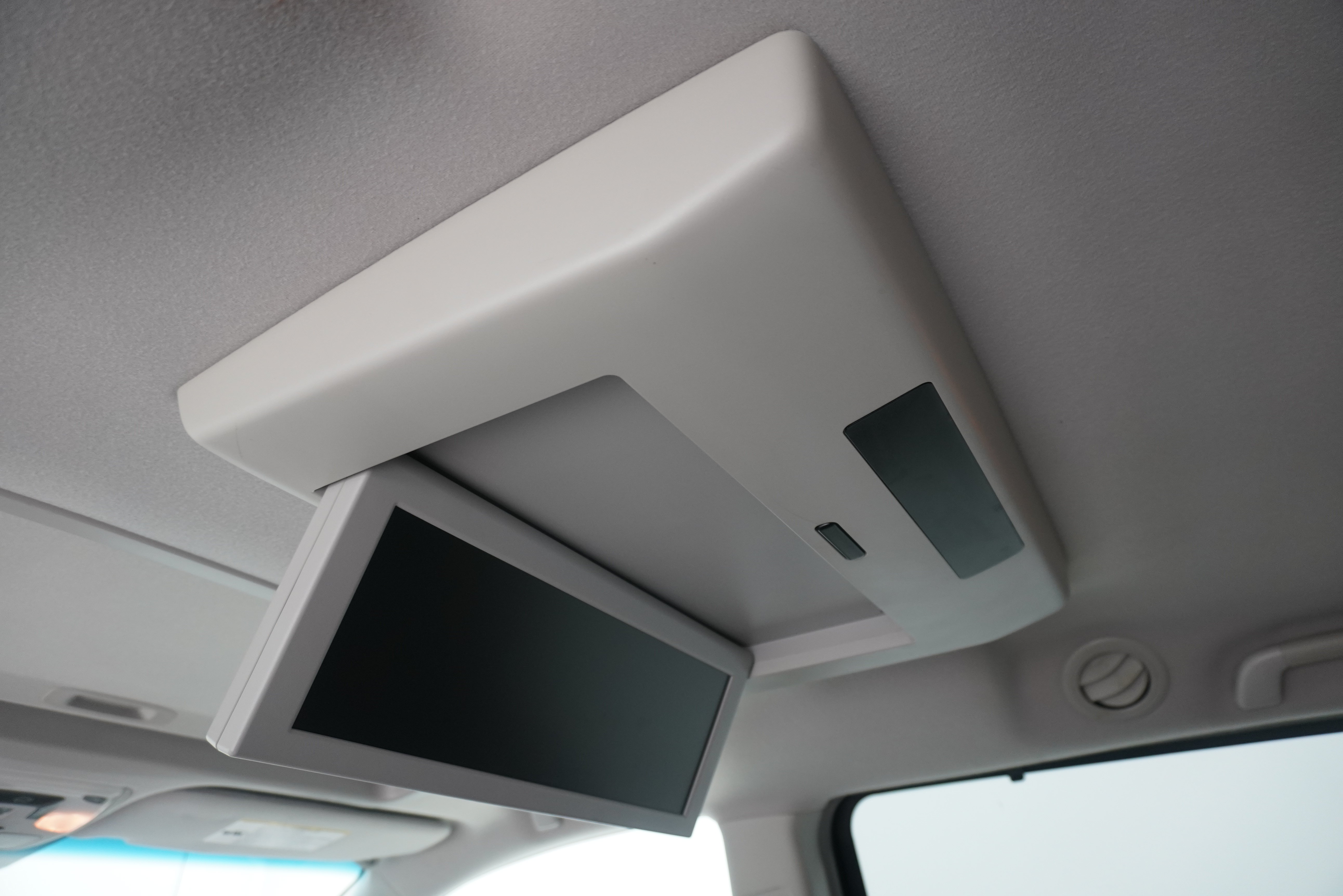 Used 2012 Toyota Sienna XLE w/ Entertainment Pkg FWD image 14