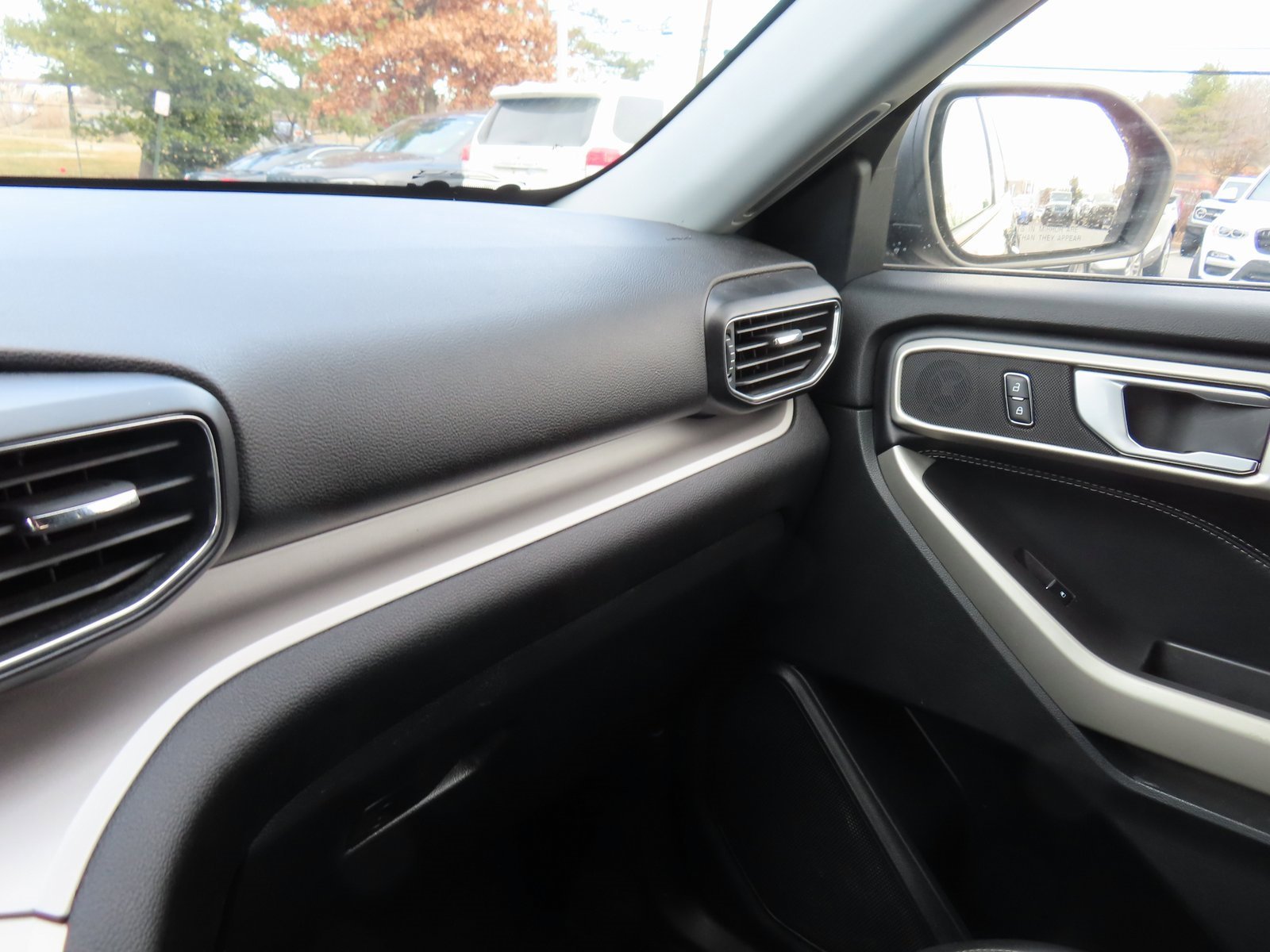 Used 2023 Ford Explorer XLT w/ Equipment Group 202A image 22