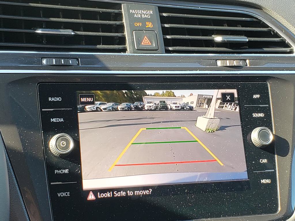 Used 2020 Volkswagen Tiguan SE AWD/4WD image 16