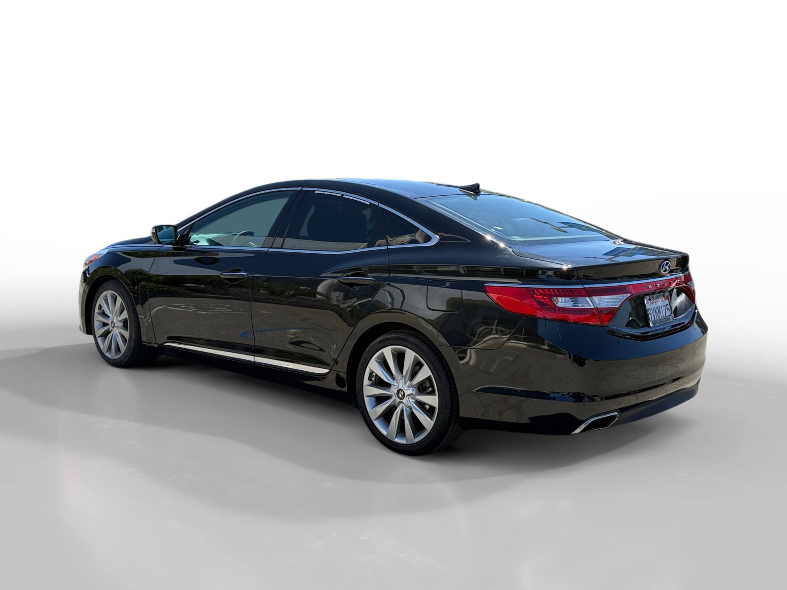 Used 2017 Hyundai Azera Limited image 3